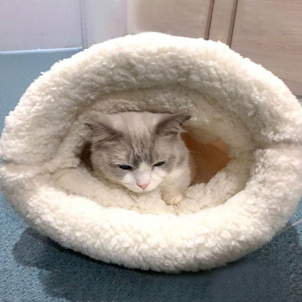 Cat Bed - Pet Sleeping Bag - Warm Pet Bed - Winter Cat House - Suitable for Indoor Use - Comfortable and Sheltered - Give Your Pet a Warm Hideaway (Yellow, One Size) - Product image 2