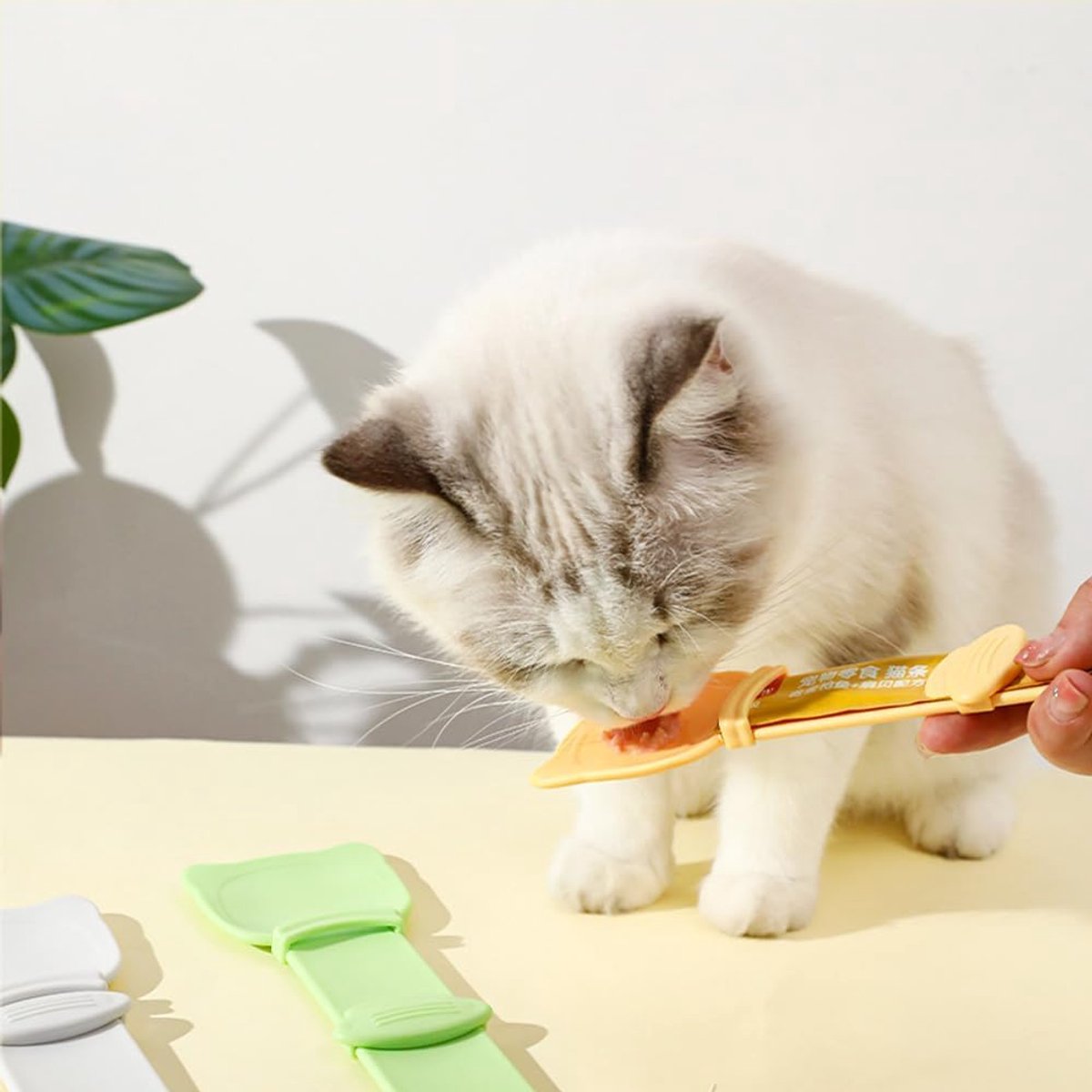 spoon for cats - Squeeze spoon for cat food - Feeding spoon for cat treats - Feeding spoon for wet food - Lick spoon for liquid cat food - Set of 3 - Product image 6