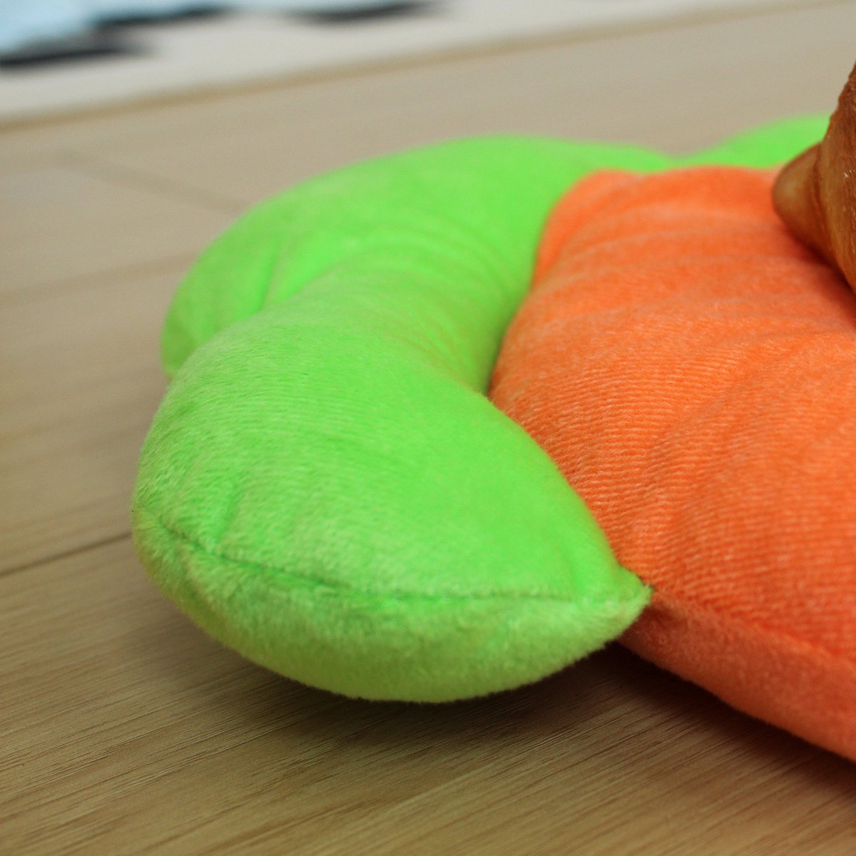 Pet Sleeping Mat - Warm Blanket - Soft Fabric - Cute Radish Shape - Suitable for Cats and Dogs (S-25*33cm) - Product image 2