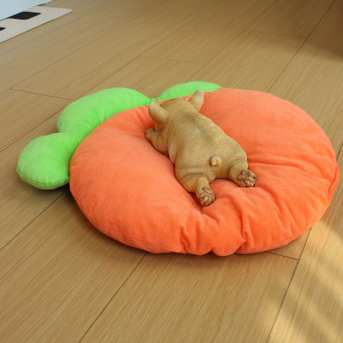 Pet Sleeping Mat - Warm Blanket - Soft Fabric - Cute Radish Shape - Suitable for Cats and Dogs (M-32*43cm) - Product image 5